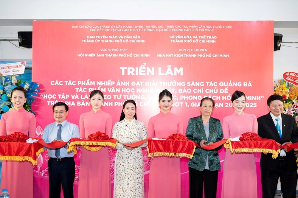 Học tập và làm theo tấm gương đạo đức Hồ Chí Minh qua góc nhìn nhiếp ảnh
