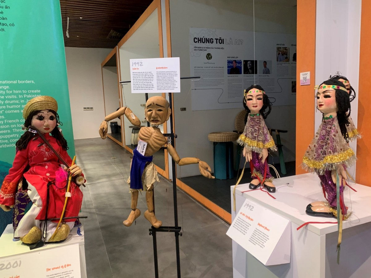 Trưng bày giới thiệu hơn 30 tác phẩm và hiện vật tiêu biểu do nghệ sĩ Dương Văn Học hiến tặng Bảo tàng Hà Nội. Ảnh: BTC