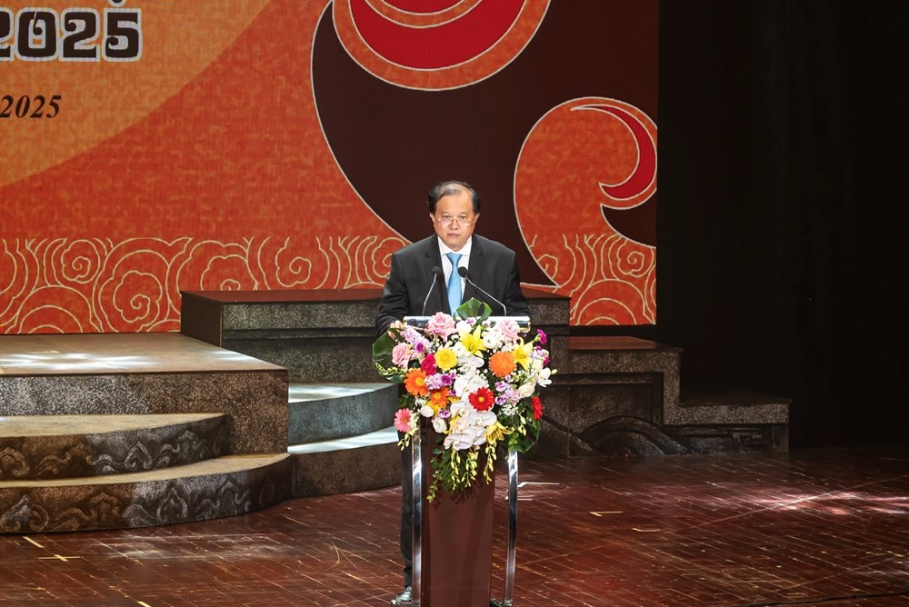 Thứ trưởng Bộ VHTTDL Tạ Quang Đông phát biểu khai mạc Liên hoan. Ảnh: BTC