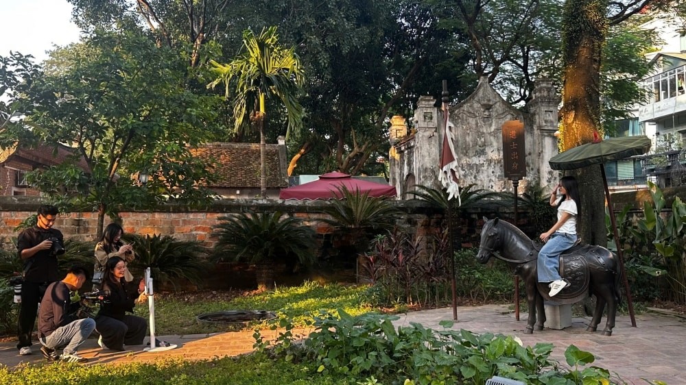 Nhiều bạn trẻ thích thú tham gia trải nghiệm. Ảnh: BTC