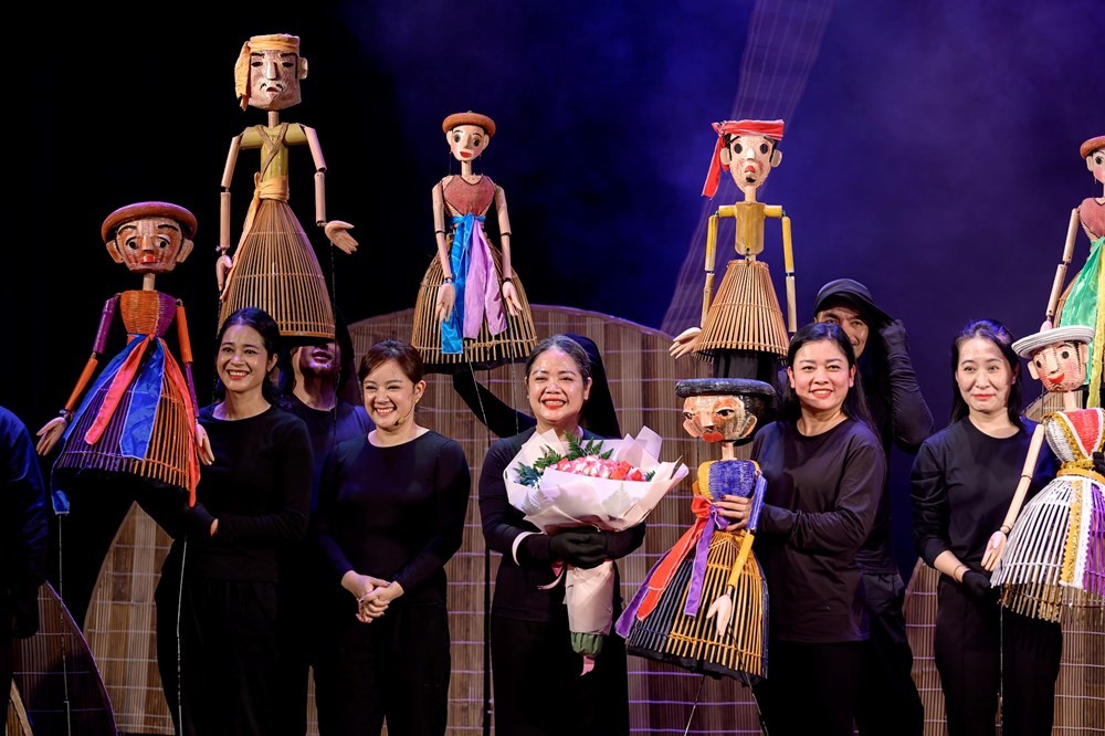 Các nghệ sĩ sau đêm biểu diễn. Ảnh: BTC