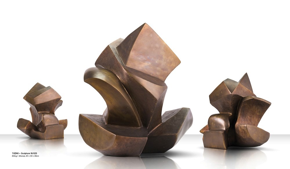 Một tác phẩm điêu khắc của Đinh Phong. Ảnh: BTC