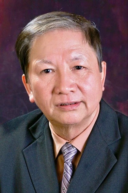 Phận làm nhà thơ và sứ mệnh của thi ca