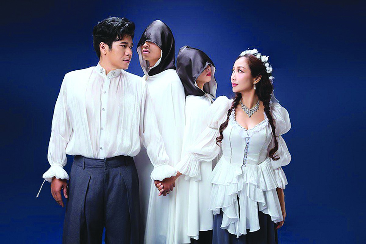 Ốc Thanh Vân: Yêu, say và tận hiến dưới ánh đèn “Nguyệt hạ”