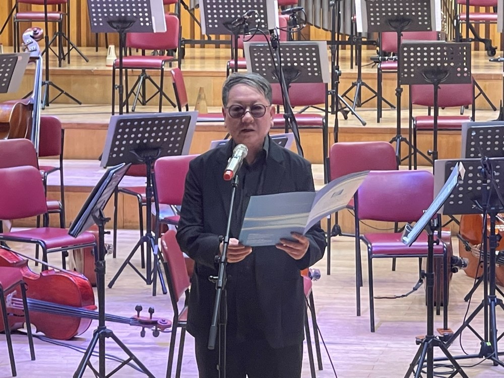 Thiếu tướng, nhạc sĩ Đức Trịnh, Chủ tịch Hội Nhạc sĩ Việt Nam phát biểu khai mạc sự kiện. Ảnh: BTC