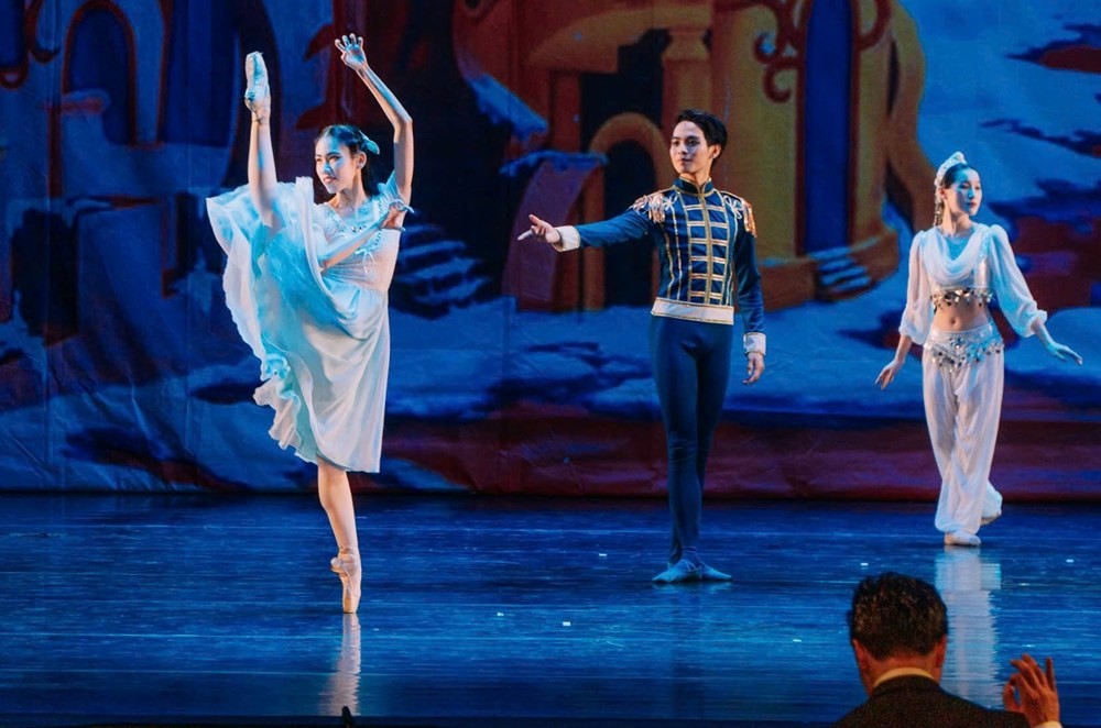 Đỗ Hoàng Khang Ninh (Clara và Nàng tiên Sugarplum), Lê Tuấn Anh (Kẹp hạt dẻ) và nhiều diễn viên khác của HBSO sẽ góp mặt trong vở múa. Ảnh: BTC