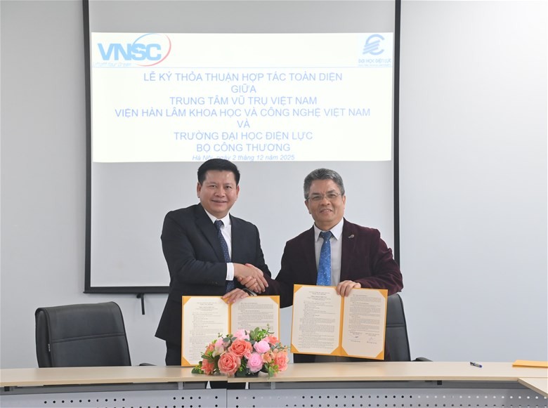 Tăng cường hợp tác toàn diện với Trung tâm Vũ trụ Việt Nam