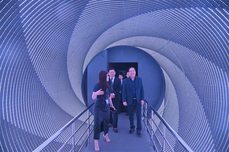 Tăng cường hợp tác toàn diện với Trung tâm Vũ trụ Việt Nam