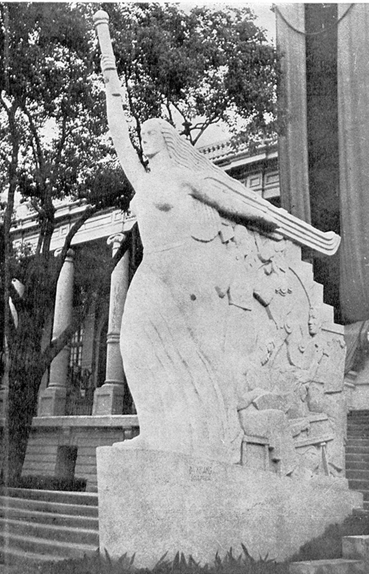 Một tác phẩm từng gây tranh luận ở Bảo tàng Maurice Long