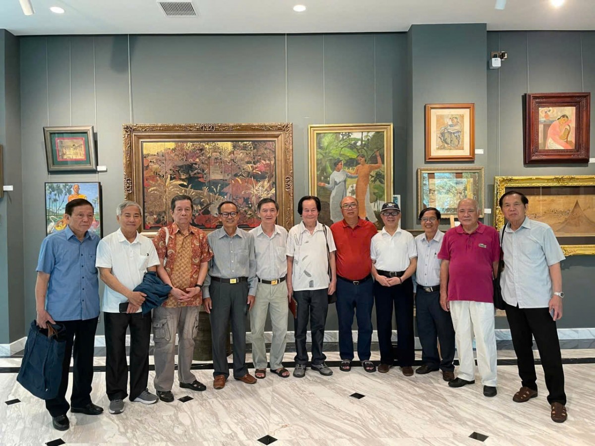 Trong tiếng trống trường có tiếng những nhịp tim