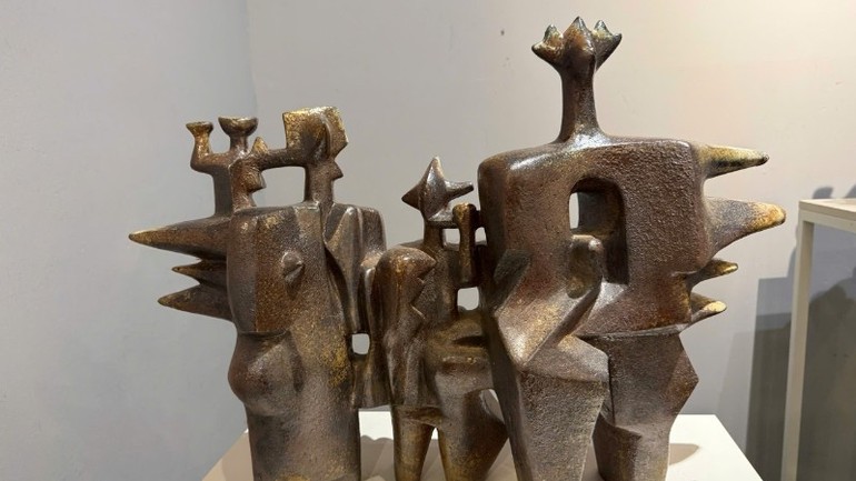 Các tác phẩm tại triển lãm rất đa dạng về chất liệu, đề tài. Ảnh: BTC