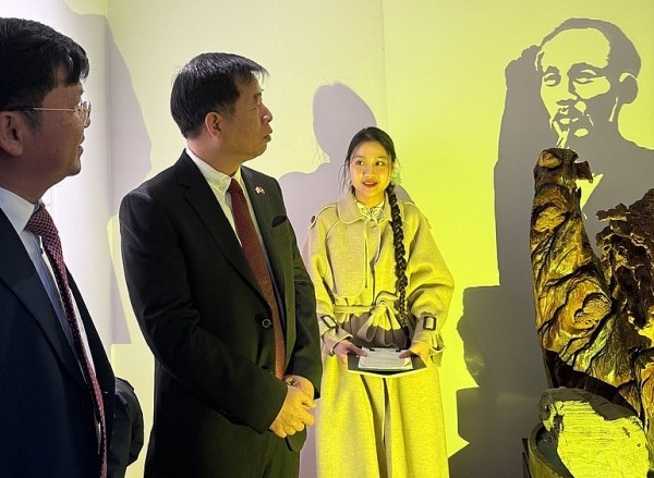 khai mac trien lam dac biet ve chu tich ho chi minh va quan he viet nam han quoc
