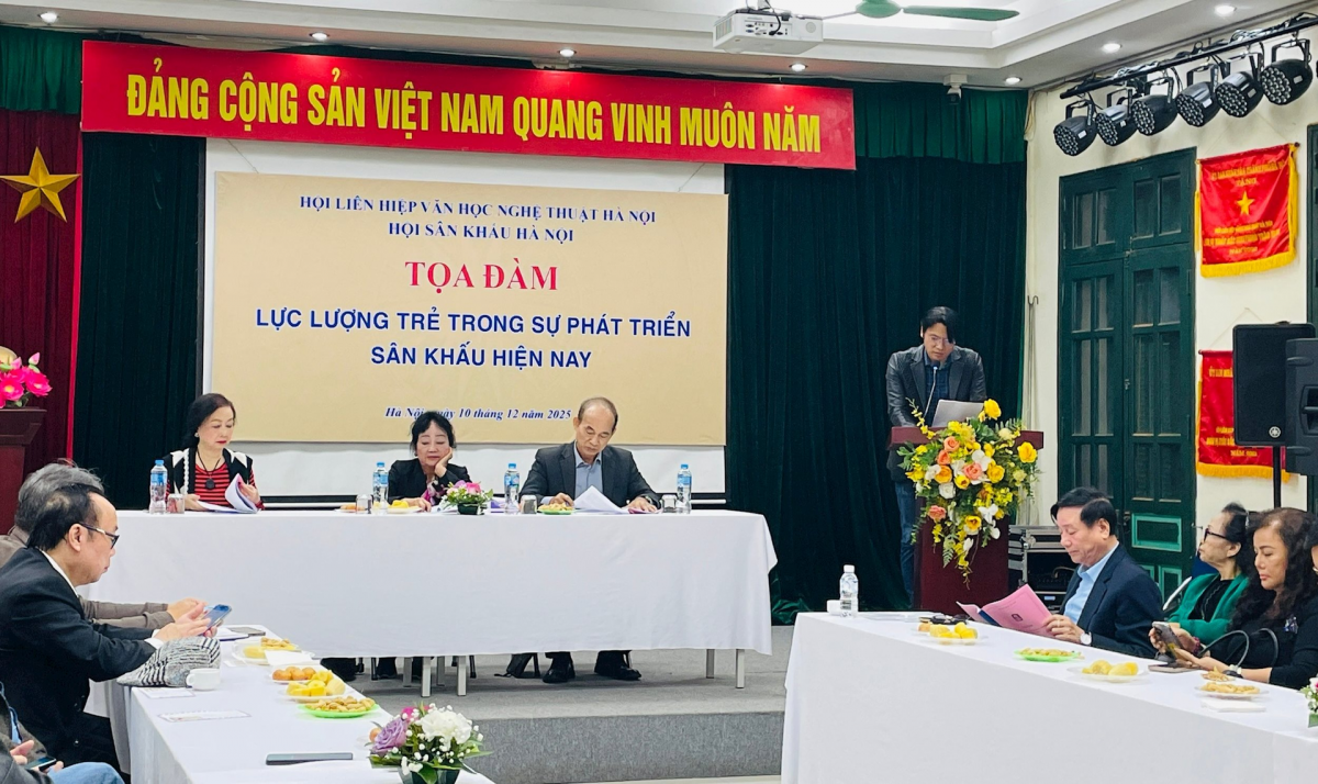 Tìm nhân lực trẻ cho sân khấu già hóa