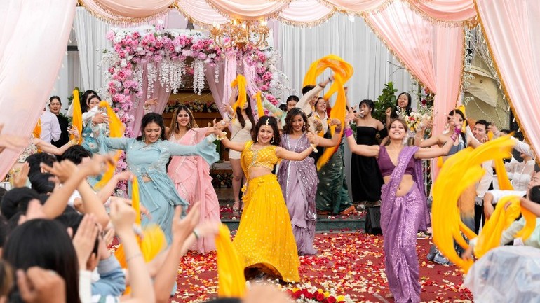 Khám phá nét giao thoa văn hoá qua “Vạn dặm yêu em”