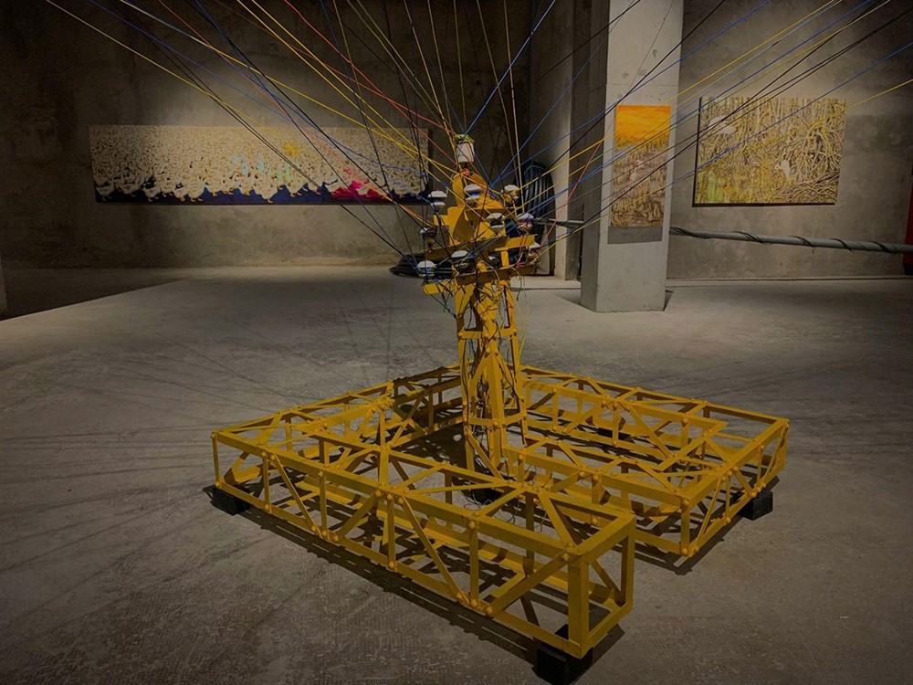 Một tác phẩm nằm trong bộ “Phố Dây” của nghệ sĩ Nguyễn Ngọc Dân. Ảnh: BTC