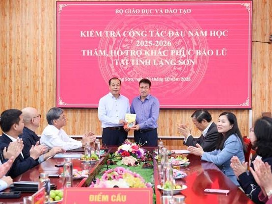 Nhà xuất bản Giáo dục Việt Nam chung tay ủng hộ ngành Giáo dục tỉnh Lạng Sơn