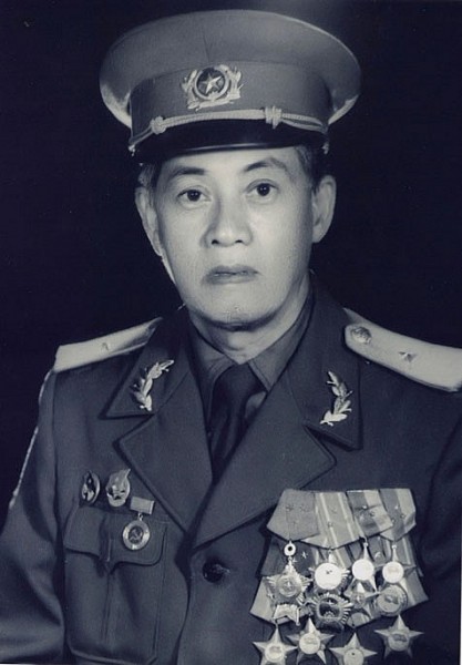vi tuong tai muu luoc but ky cua nguyen minh ngoc