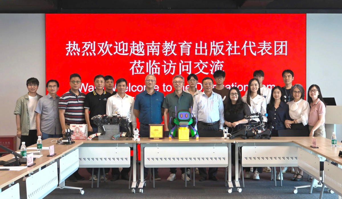 Học tập, trao đổi kinh nghiệm về giáo dục số tại Trung Quốc