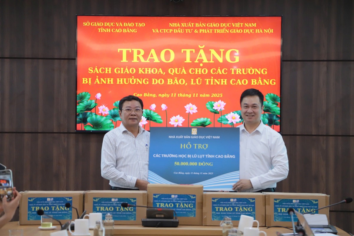 Nhà xuất bản Giáo dục Việt Nam hỗ trợ ngành Giáo dục Cao Bằng khắc phục hậu quả bão lũ