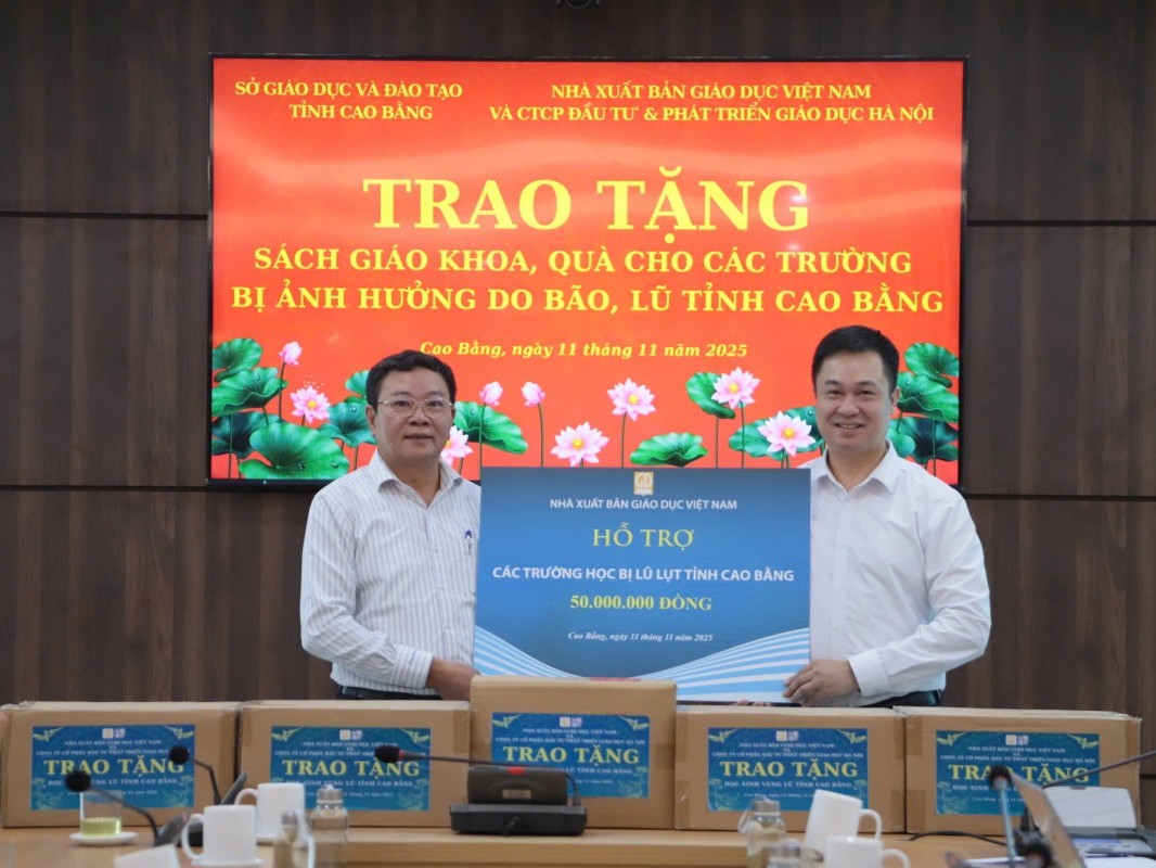 Nhà xuất bản Giáo dục Việt Nam hỗ trợ ngành Giáo dục Cao Bằng khắc phục hậu quả bão lũ