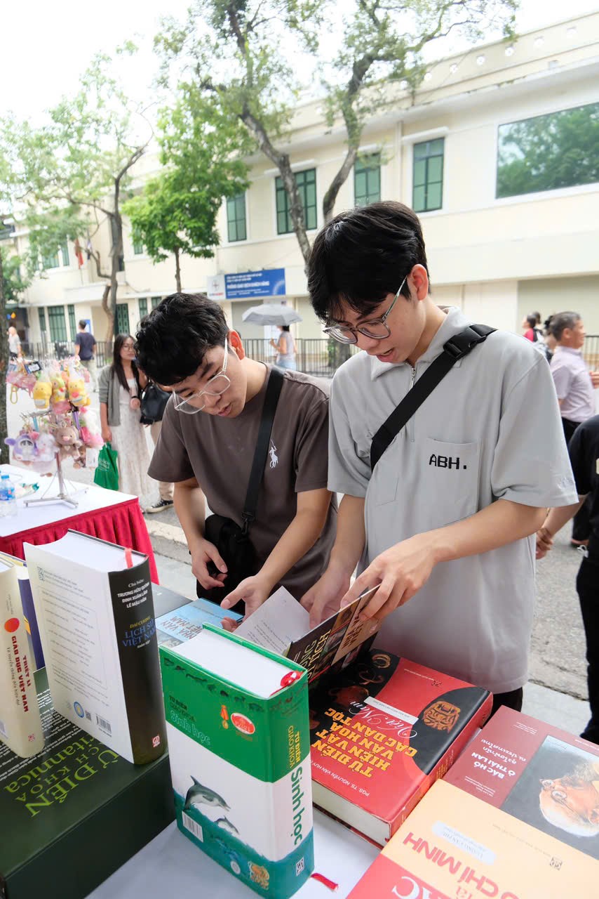 Nhà xuất bản Giáo dục Việt Nam nâng tầm văn hóa đọc tại Hội sách Hà Nội