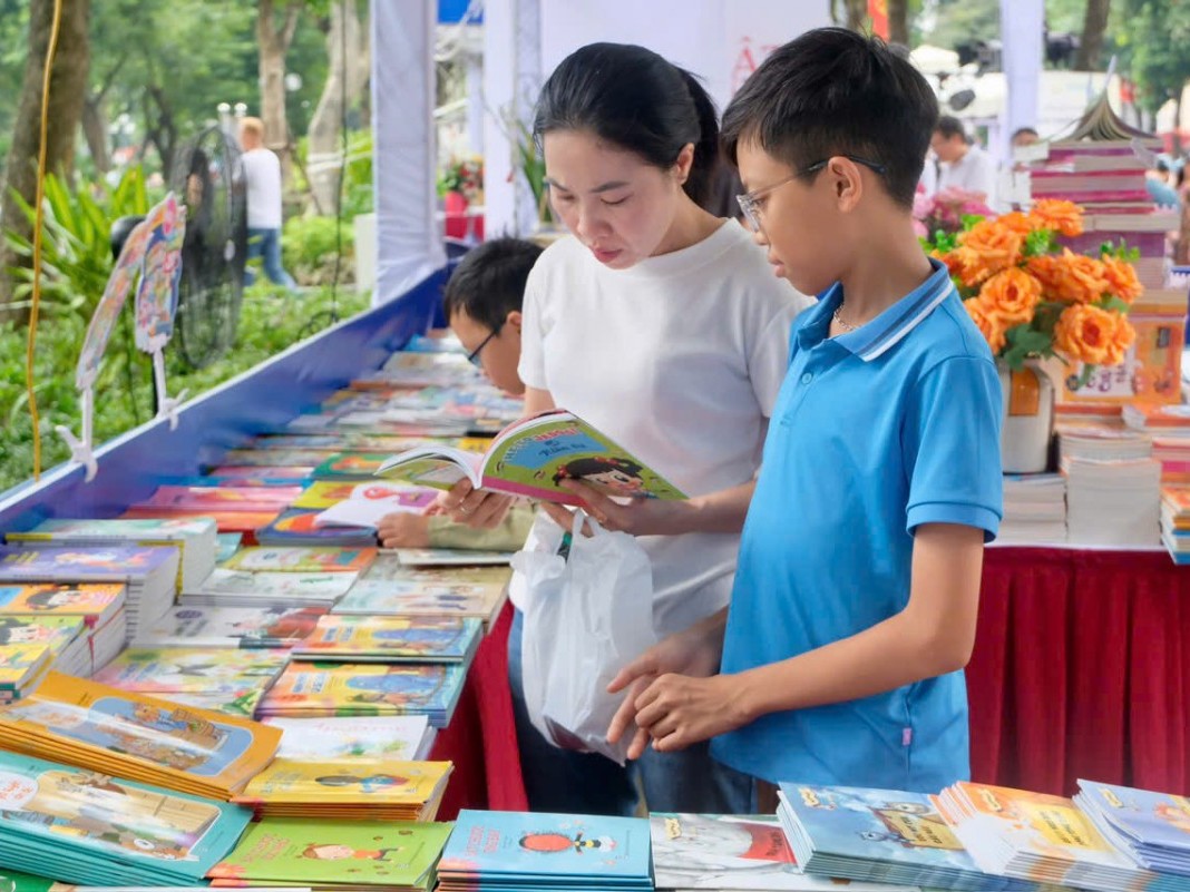 Nhà xuất bản Giáo dục Việt Nam nâng tầm văn hóa đọc tại Hội sách Hà Nội