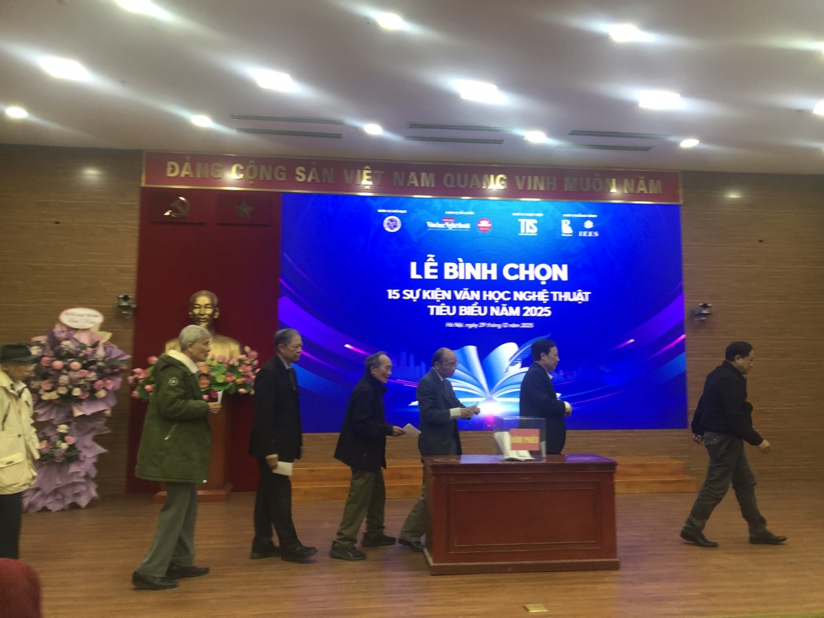 Các đại biểu tham gia bình chọn. Ảnh: V.T