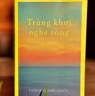 Nghe sóng giữa trùng khơi