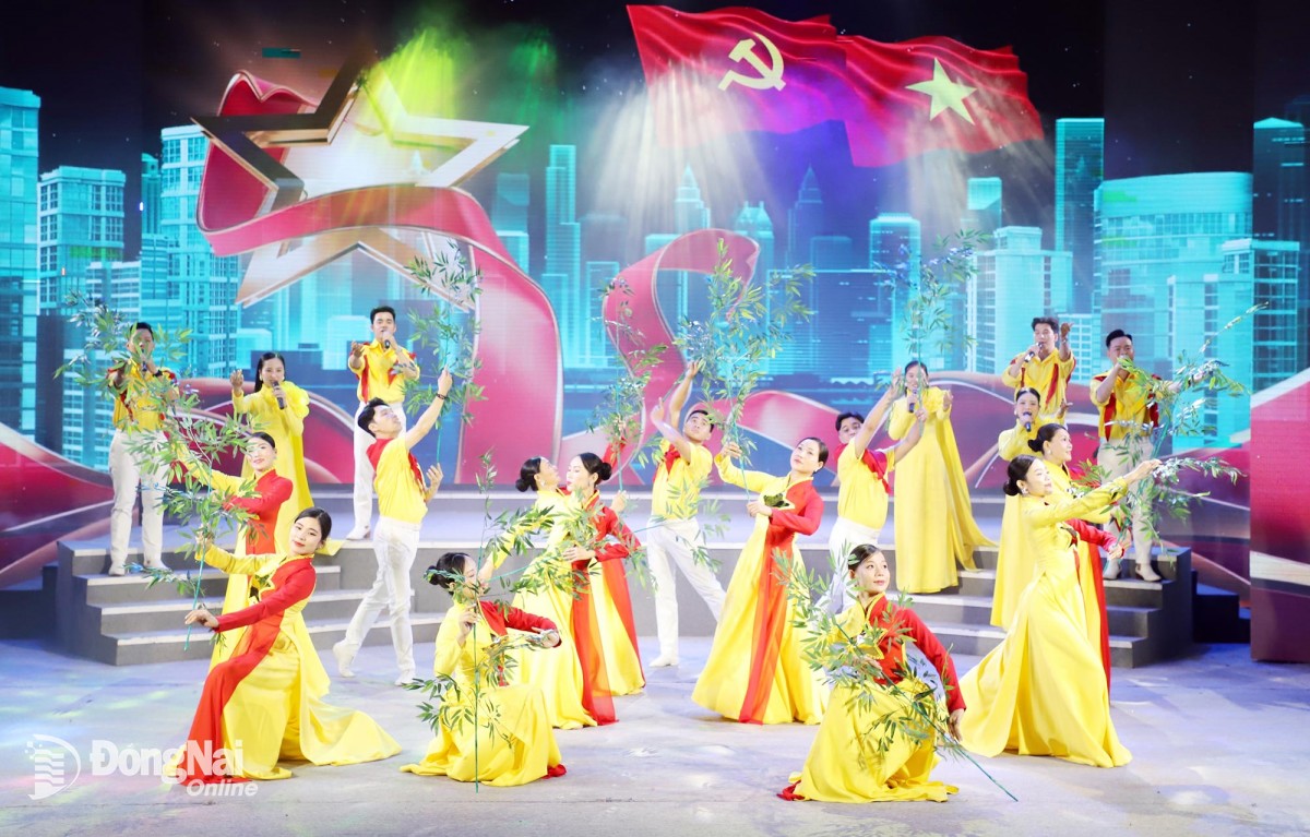 Thủ tướng: Tổ chức chương trình nghệ thuật đặc sắc phục vụ nhân dân đón Tết