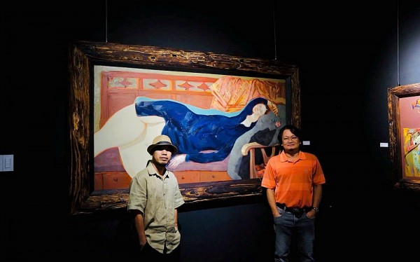 trien lam tranh son dau sac than cua hoa si dang van tu