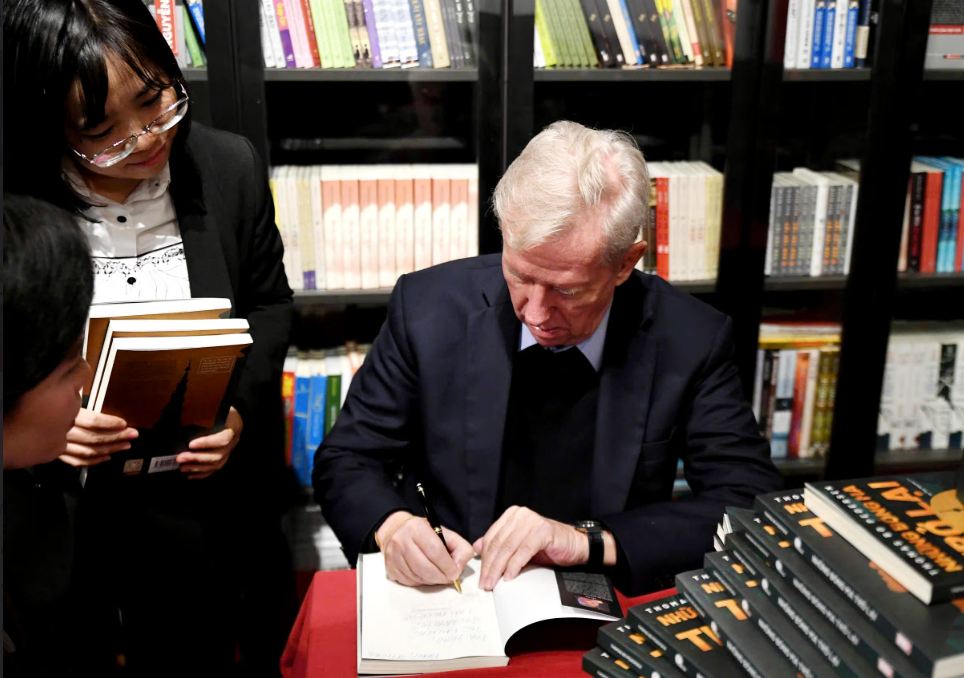 ra mat tieu thuyet trinh tham nhung bong ma tro lai