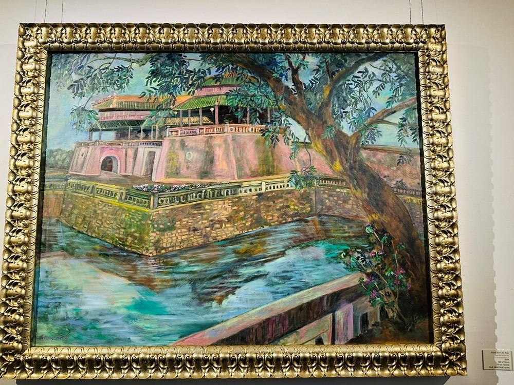 Kinh thành Huế trong hội hoạ Lê Trang