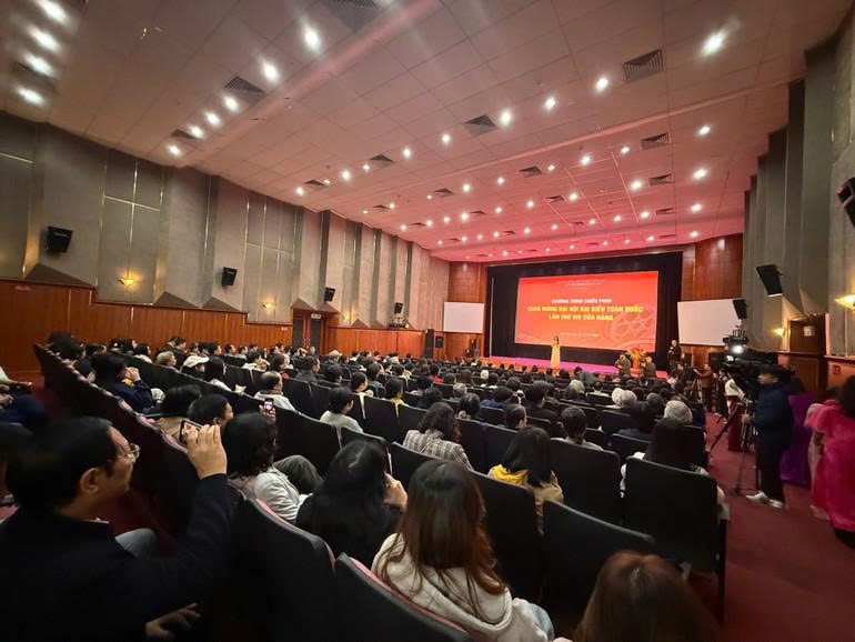 Khai mạc Chương trình chiếu phim chào mừng Đại hội đại biểu toàn quốc lần thứ XIV của Đảng