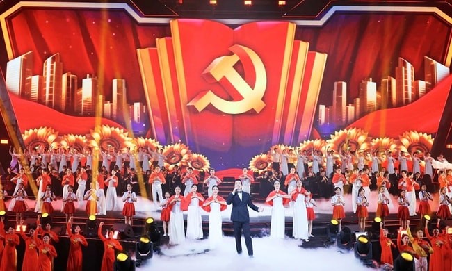 6.000 nghệ sĩ tham dự Chương trình nghệ thuật đặc biệt “Dưới lá cờ vẻ vang của Đảng”
