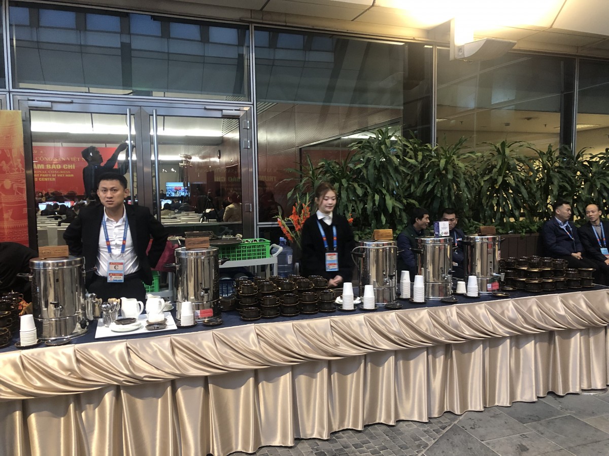 Những khoảnh khắc ấn tượng tại Trung tâm Báo chí Đại hội XIV của Đảng