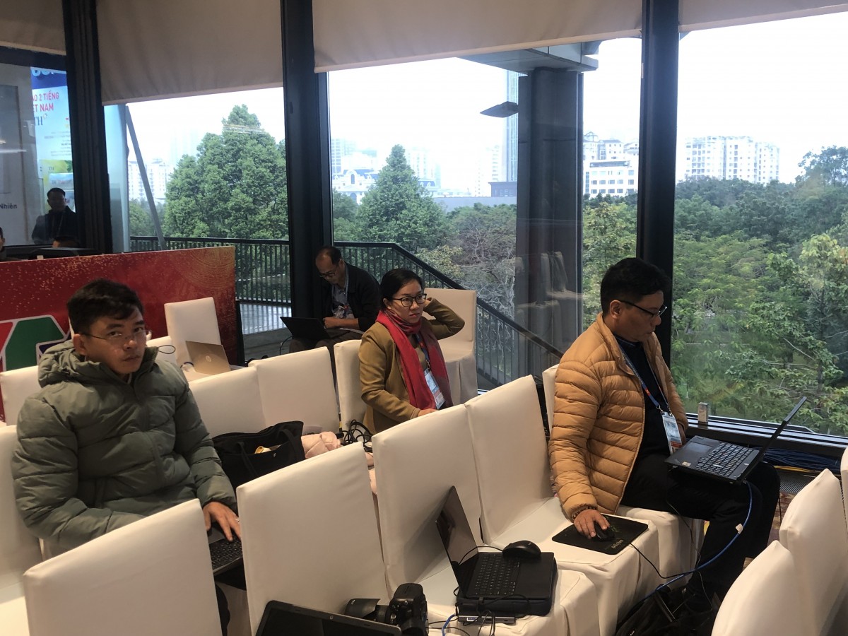 Những khoảnh khắc ấn tượng tại Trung tâm Báo chí Đại hội XIV của Đảng