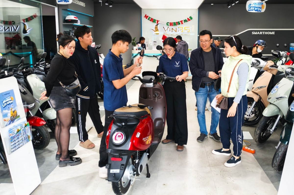 Chủ chuỗi 16 showroom xe máy điện tin VinFast sẽ sớm chiếm 80% thị phần
