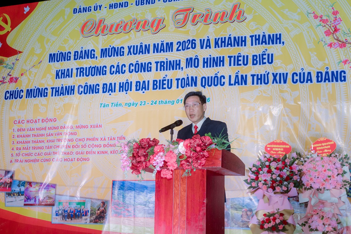 Ngày hội dưới chân Tây Côn Lĩnh