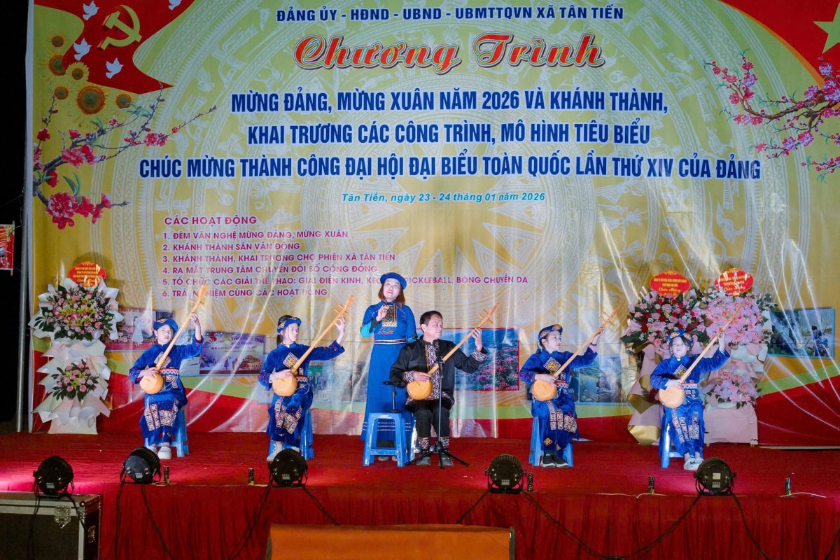 Ngày hội dưới chân Tây Côn Lĩnh