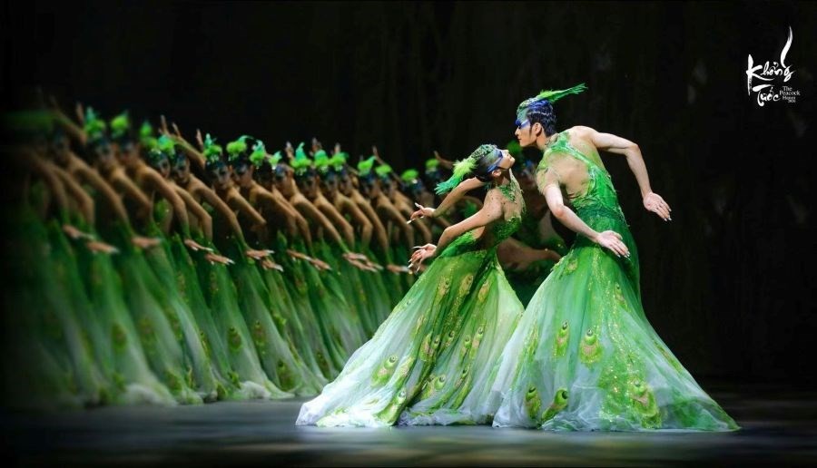 Khoảnh khắc ấn tượng trong vở diễn “Khổng Tước”. Ảnh: Công ty Cổ phần Truyền thông VietArt.