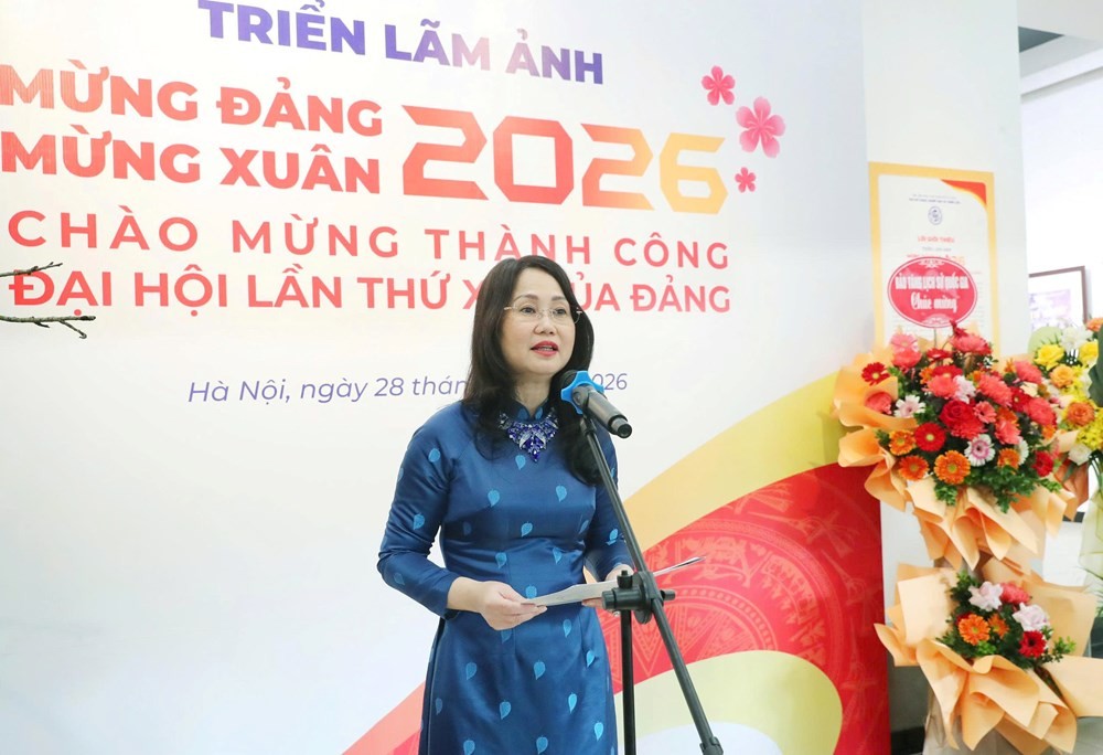 Thứ trưởng Thường trực Bộ VHTTDL Lâm Thị Phương Thanh phát biểu khai mạc Triển lãm. Ảnh: BTC