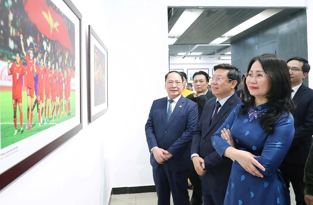 100 hình ảnh về đất nước, con người, di sản văn hoá và thành tựu văn hoá, thể thao, du lịch Việt Nam được giới thiệu tại Triển lãm. Ảnh: BTC