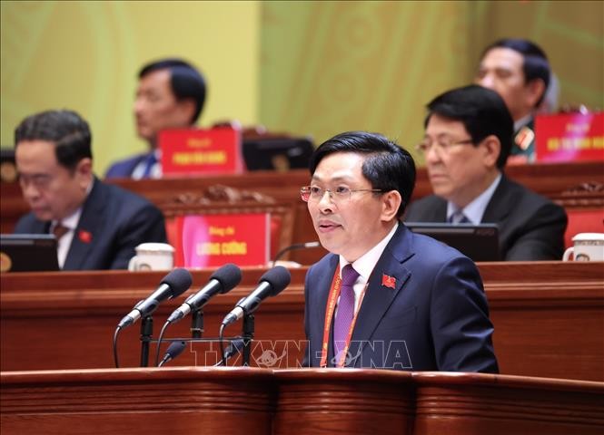 Đồng chí Đặng Văn Dũng, Ủy viên BCH Đảng bộ các cơ quan Đảng Trung ương, Bí thư Đảng ủy cơ quan, Phó Trưởng Ban Nội chính Trung ương, trình bày tham luận “Tiếp tục đẩy mạnh, kiên quyết, kiên trì đấu tranh ngăn chặn, đẩy lùi tham nhũng, lãng phí, tiêu cực”. Ảnh: TTXVN