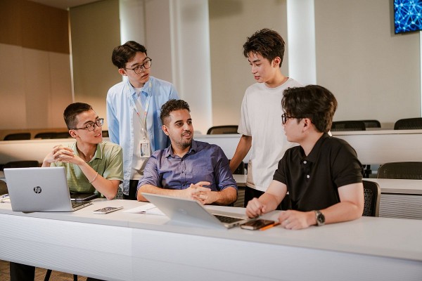 lanh dao vingroup dao tao 2 van nhan tai ai la dau tu cho nang luc canh tranh dai han cua viet nam