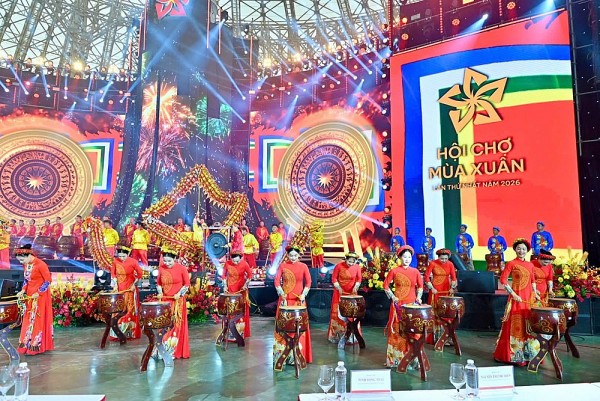 khai mac hoi cho mua xuan lan thu nhat nam 2026