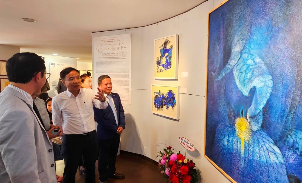 Triển lãm “Ngựa và hoa trong sáng tác của Lê Bá Đảng”