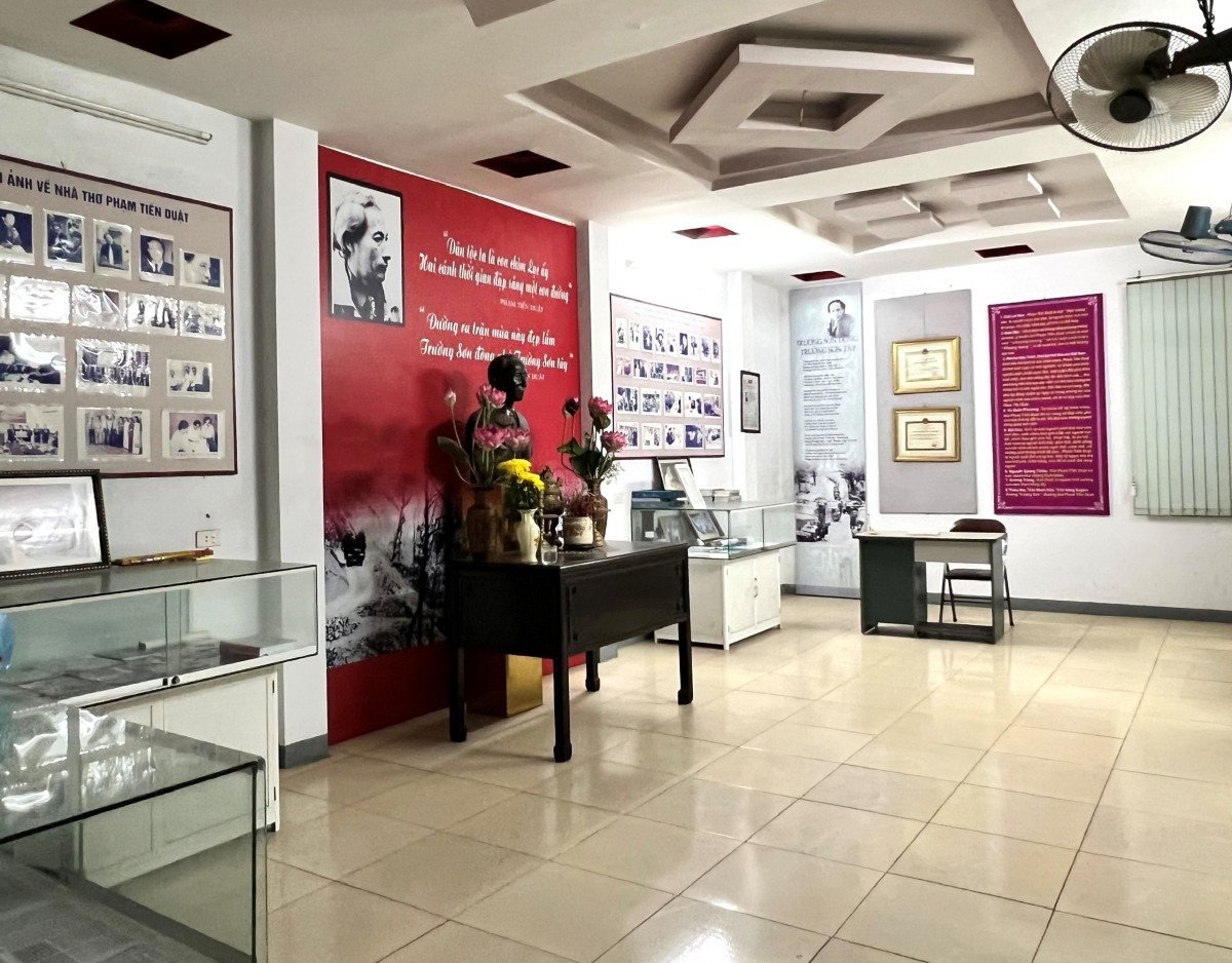 Nhớ anh Phạm Tiến Duật - Ngọn cờ đầu của thơ ca chống Mỹ, người con ưu tú của quê hương đất Tổ