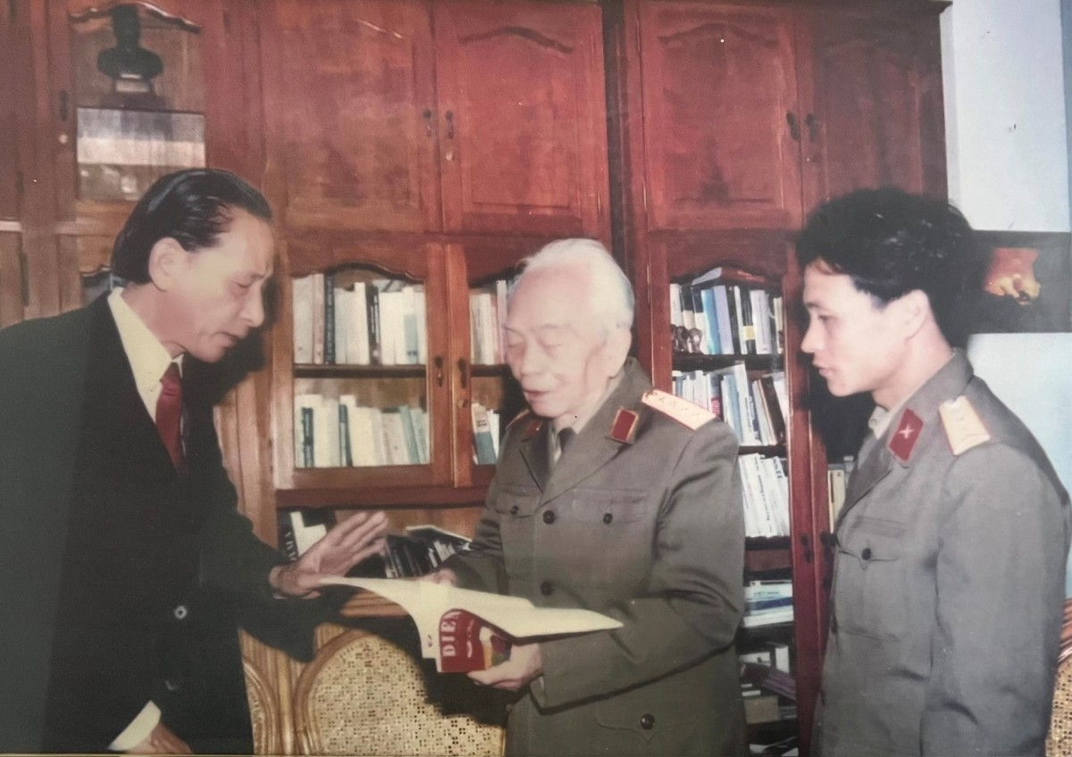 Nhớ anh Phạm Tiến Duật - Ngọn cờ đầu của thơ ca chống Mỹ, người con ưu tú của quê hương đất Tổ