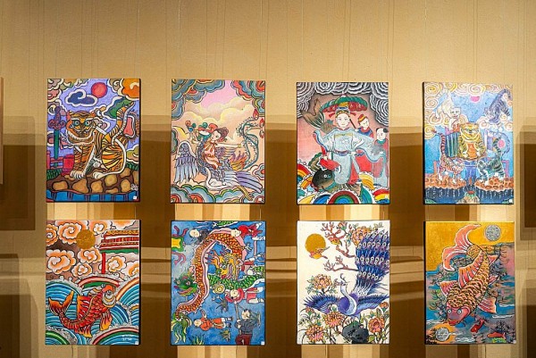 danh thuc khong gian den quan de qua trien lam sac mau truyen thong