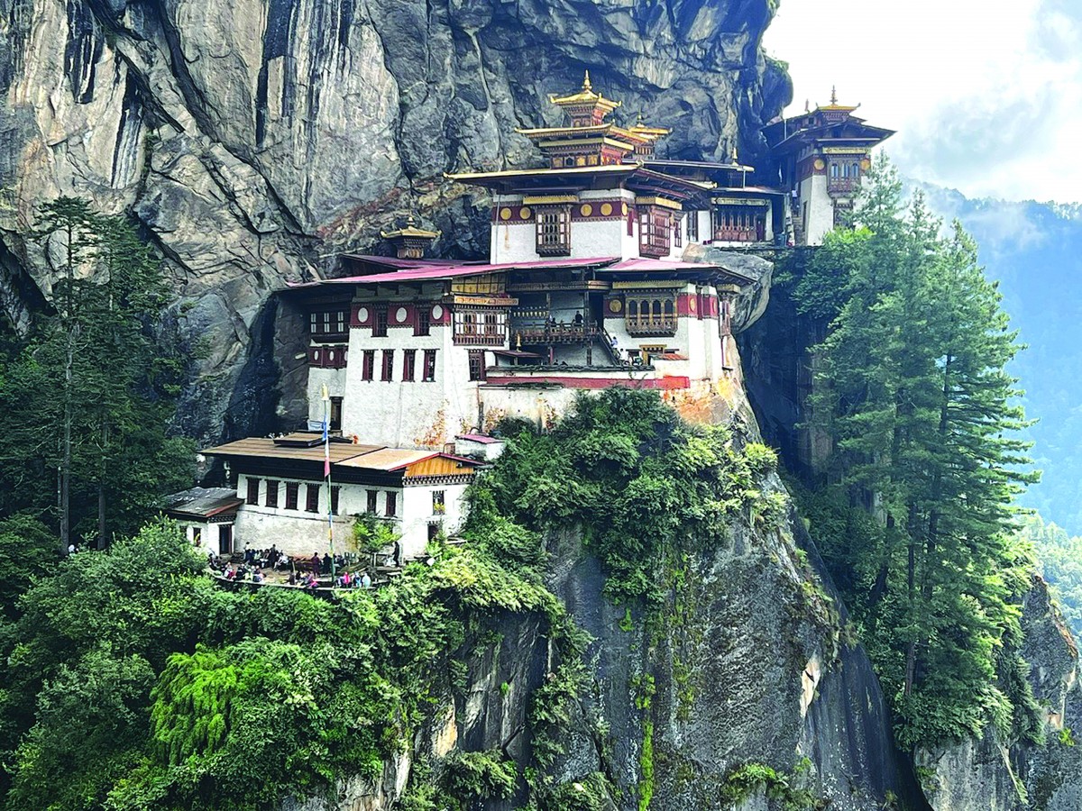 Bhutan - Miền cổ tích bên bờ mây Himalaya. Bút ký của Tạ Ngọc Tấn